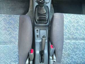 Image 4/10 of Toyota RAV4 (1995)