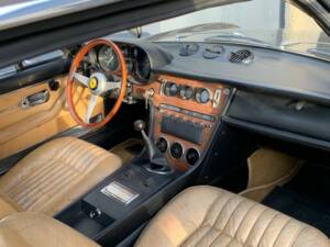 Image 48/50 of Ferrari 365 GT 2+2 (1970)