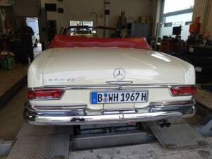 Image 3/9 of Mercedes-Benz 300 SE (1967)