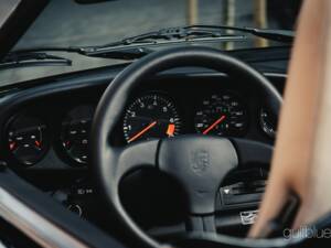 Image 75/85 of Porsche 911 Speedster 3.2 (1989)