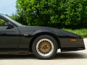 Bild 30/50 von Pontiac Firebird TransAm (1989)