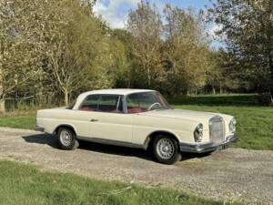 Image 43/50 of Mercedes-Benz 220 SE b (1963)