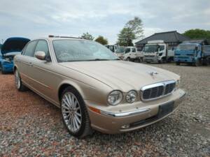 Image 5/25 de Jaguar XJ 8 4.2 (2003)