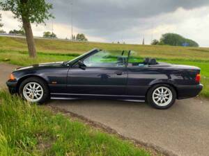 Image 2/5 of BMW 318i (1997)