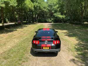 Immagine 4/6 di Ford Mustang Shelby GT 500 (2010)