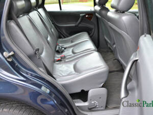 Imagen 27/50 de Mercedes-Benz ML 230 (1998)