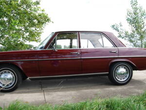 Image 13/58 of Mercedes-Benz 280 SE (1968)