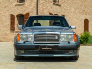 Image 3/50 of Mercedes-Benz 500 E (1992)