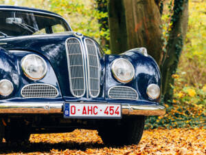 Image 32/199 of BMW 502 - 3.2 Litre (1961)