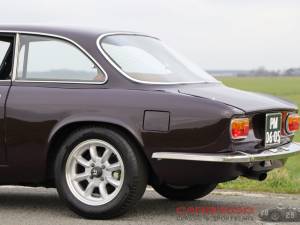 Immagine 25/40 di Alfa Romeo Giulia 1300 GT Junior (1972)