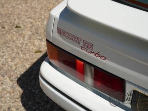 Bild 45/50 von Ford Escort turbo RS (1989)