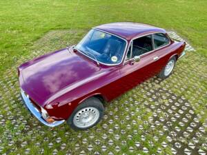 Immagine 24/37 di Alfa Romeo Giulia 1600 GT Junior (1974)