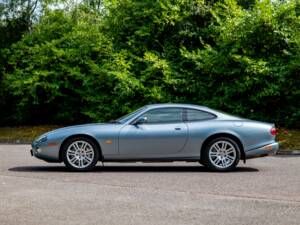 Image 35/37 of Jaguar XKR (2003)