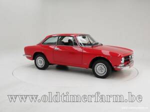 Bild 3/15 von Alfa Romeo Giulia 1600 GT Junior (1974)