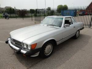 Imagen 13/36 de Mercedes-Benz 560 SL (1986)