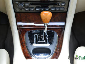 Image 39/50 of Jaguar XJ 8 3.5 (2003)