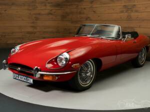 Image 4/19 de Jaguar E-Type (1969)