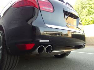 Bild 15/98 von Porsche Cayenne Turbo (2010)