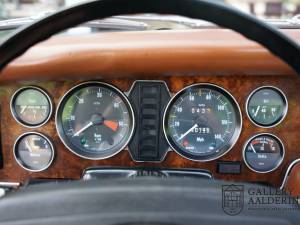 Image 35/50 of Jaguar XJ 6 L 4.2 (1975)