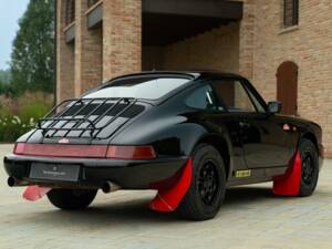 Immagine 24/50 di Porsche 911 Carrera 3.2 (1986)