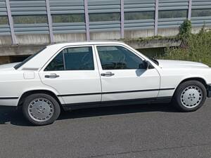 Imagen 6/16 de Mercedes-Benz 190 E (1984)