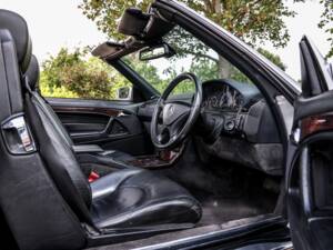 Bild 27/31 von Mercedes-Benz SL 280 (2000)