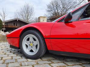 Image 2/19 de Ferrari 208 GTS Turbo (1988)