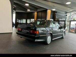 Afbeelding 10/28 van Mercedes-Benz 190 E 2.5-16 (1990)