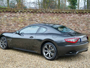 Image 19/50 of Maserati GranTurismo Sport (2013)