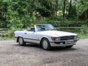 Image 22/43 of Mercedes-Benz 300 SL (1989)