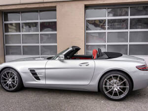 Image 7/9 of Mercedes-Benz SLS AMG Roadster (2012)