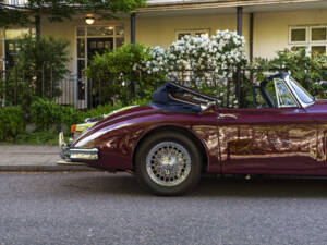 Image 14/24 de Jaguar XK 150 3.8 S DHC (1960)