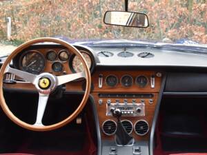 Image 24/55 of Ferrari 365 GT 2+2 (1968)