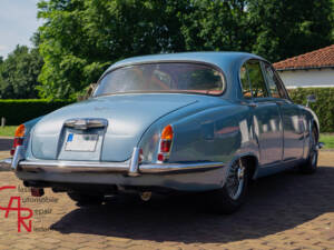 Imagen 8/16 de Jaguar S-Type 3.8 (1966)