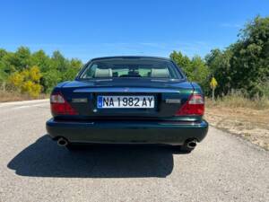 Bild 7/7 von Jaguar XJ 8 Executive (1999)