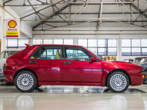 Image 2/28 de Lancia Delta HF Turbo (1995)