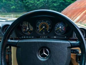 Image 28/39 of Mercedes-Benz 420 SL (1986)