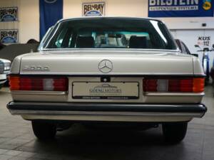 Image 10/31 of Mercedes-Benz 300 D (1982)