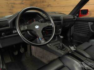 Image 15/19 of BMW M3 (1989)