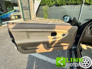 Bild 10/10 von BMW 320i (1999)