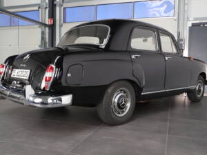 Image 24/37 of Mercedes-Benz 180 Db (1961)