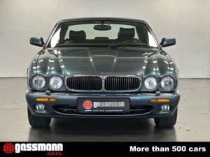 Afbeelding 2/15 van Jaguar XJ 8 Executive (1997)