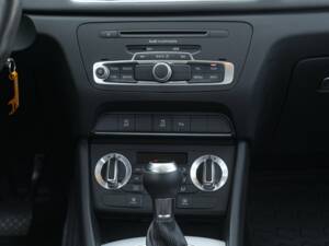 Bild 33/50 von Audi Q3 2.0 TDI quattro (2012)