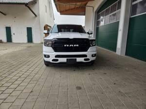 Image 57/62 of Dodge Ram 1500 (2020)