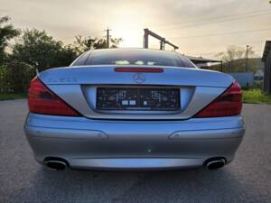 Bild 23/97 von Mercedes-Benz SL 500 (2004)