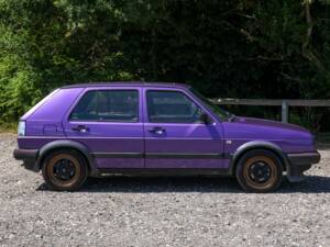 Image 2/26 de Volkswagen Golf Mk II GTi 16V 1.8 (1988)