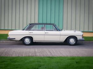 Image 4/34 de Mercedes-Benz 280 SE (1969)