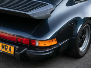 Bild 43/46 von Porsche 911 Carrera 3.2 (1988)