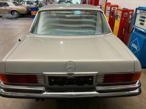 Bild 16/20 von Mercedes-Benz 280 SE (1980)