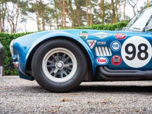 Image 5/16 of Shelby Cobra 427 S&#x2F;C (1965)